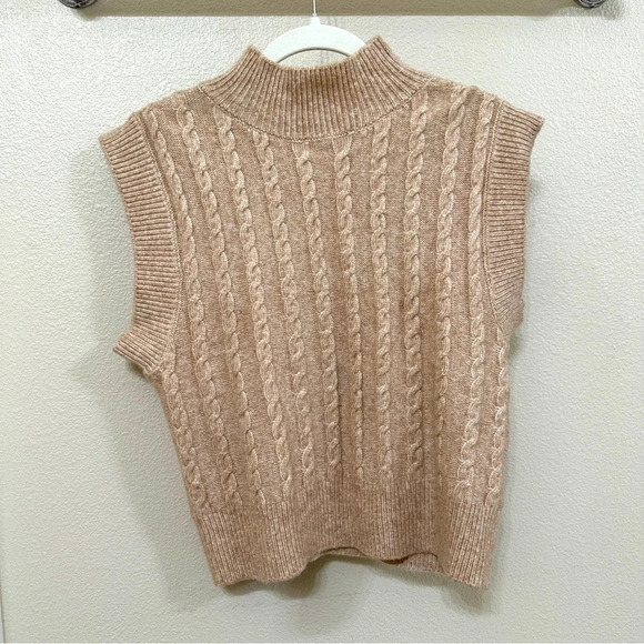 Cupcakes & Cashmere Champagne Vest - Picture 2 of 5